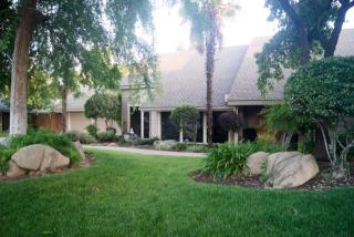 2004 Fairmont Ave, Clovis, CA 93611-4110