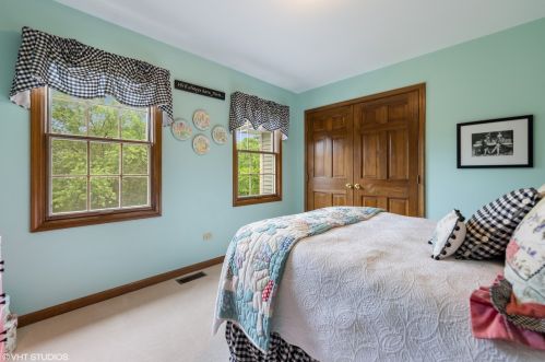 115 Eastern Ave, Willowbrook IL  60514-1414 exterior