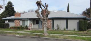 2425 Robinson Ave, Fresno, CA 93726-5534