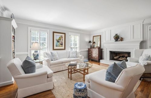 775 Hampton Pl, Marietta, GA 30064-3325