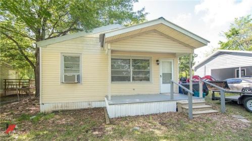 921 Pine Hill Rd, Shreveport, LA 71107-3132