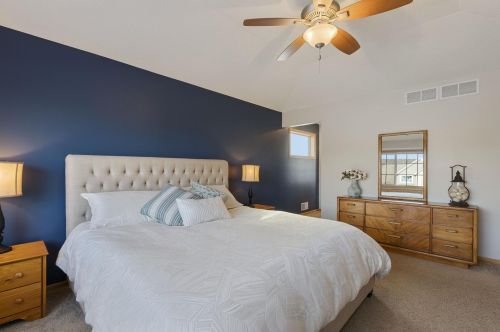 920 Drew Dr, Saint Paul MN  55129-6900 exterior