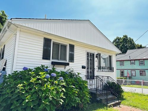 35 Job St, Providence, RI 02904-1527