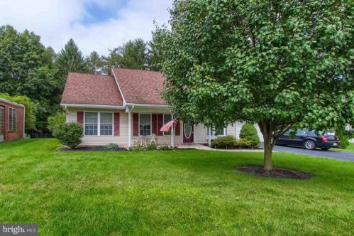 2335 Tower Dr, York, PA 17315-4441
