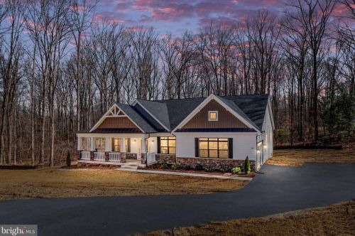 97 Skyline Dr, Fredericksburg, VA 22406-4037