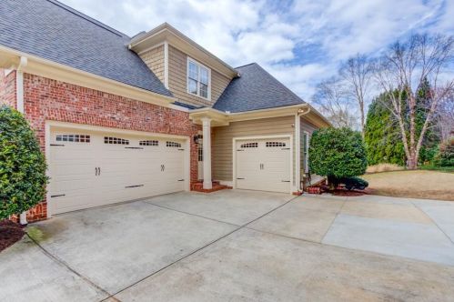 1093 Meadow Club Ct, Suwanee, GA 30024-7385