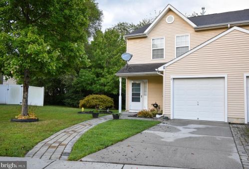 8 Meadowrue Ln, Erial, NJ 08081-1960