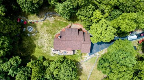 39 Pidgeon Hill Rd, Wantage, NJ 07461-2731