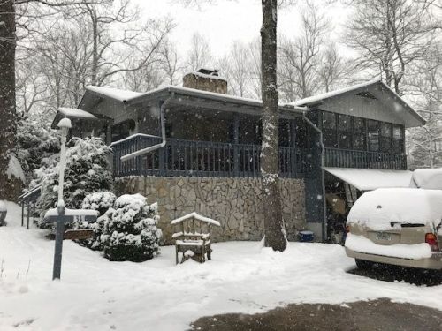 31 Pepper Ridge Ln, Beech Bottom, NC 28657-8415