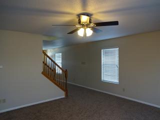 527 Bridgewater Dr, Greenfield IN  46140-7025 exterior