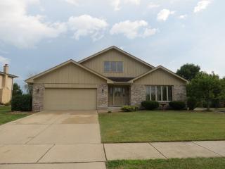 1227 Newbridge Ave, Romeoville, IL 60441-2784