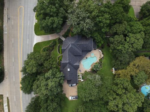 2 Wedgewood Blvd, Conroe TX  77304-1349 exterior