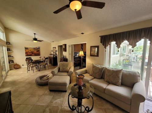 8449 Saratoga St, Anaheim, CA 92808-1224