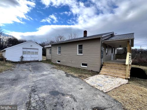 1209 Allensville Rd, Hedgesville, WV 25427-5948