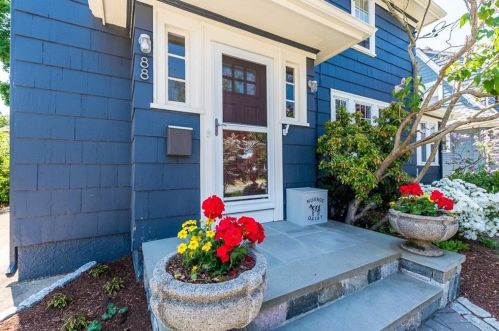 88 Glen Ave, Providence, RI 02905-3702