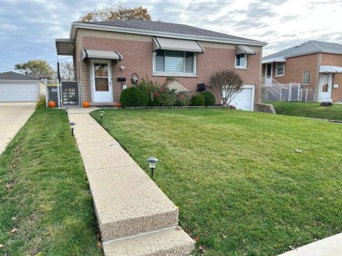 4639 Rose St, Schiller Park, IL 60176-1633