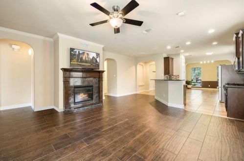 201 Desert Primrose Dr, Austin TX  78748-4031 exterior