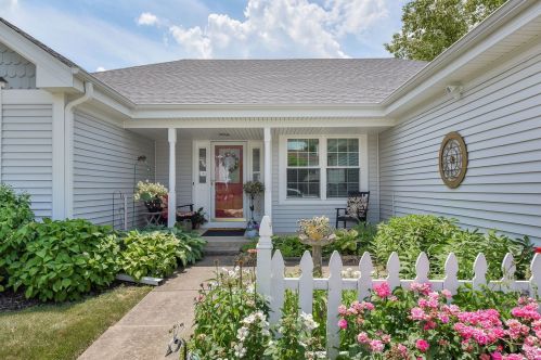 44 White Fence Trl, Streamwood, IL 60107-3332