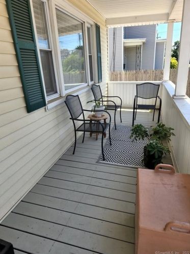 6 Harriet St, Norwalk, CT 06851-3631