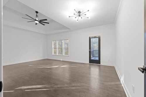 695 Highland Oaks Dr, Atlanta GA  30331-9210 exterior