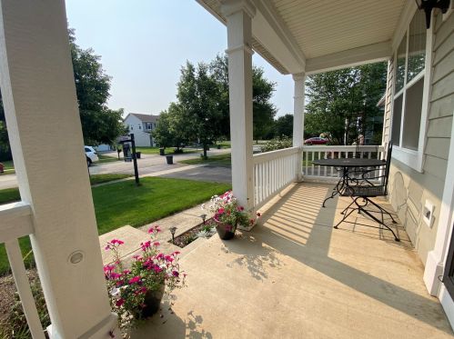 405 Frankfort Ave, Oswego, IL 60543-7756