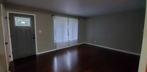 652 Bedford Dr, Bull Valley, IL 60014-8402