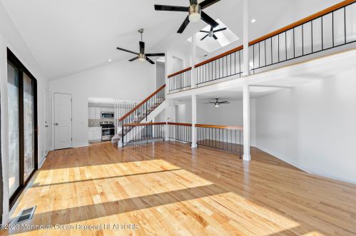 18 Cotswold Cir, Tinton Falls NJ 07712-2650 exterior