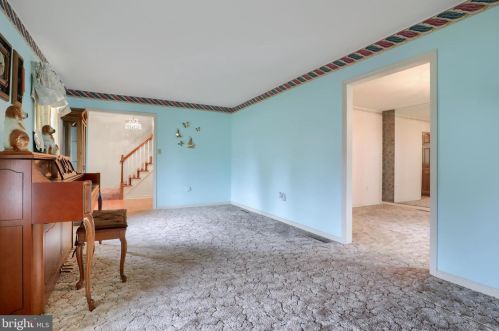 1542 Jefferson Ct, Lancaster PA  17602-1244 exterior