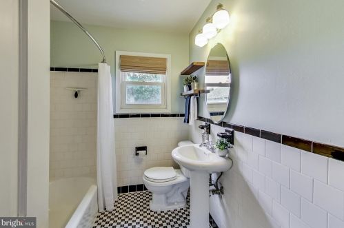 10706 Blossom Ln, Silver Spring MD 20903-1001 exterior