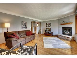 801 Century Ave, Saint Paul, MN 55119-3822