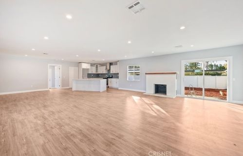 7960 Amestoy Ave, Van Nuys CA  91406-1603 exterior