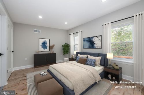 1621 10th St, Philadelphia PA 19148-1132 exterior