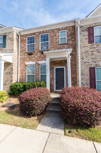 1510 Bayrose Cir, Atlanta, GA 30344-1691
