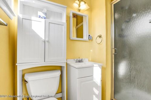 63 Cloverdale Cir, Tinton Falls NJ 07724-3105 exterior