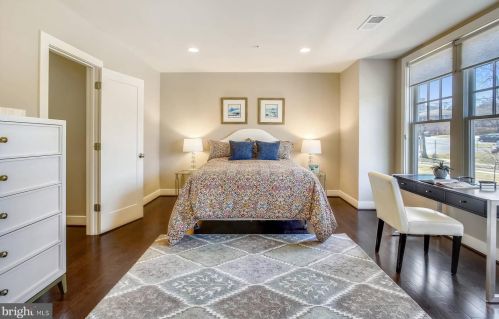 642 Ellsworth Dr, Silver Spring MD 20910-4301 exterior