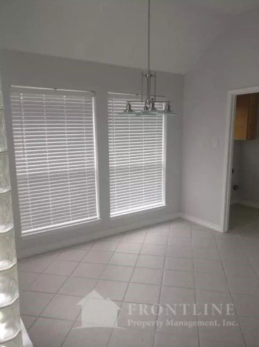 1424 Highland Dr, Midlothian TX  76063-4007 exterior