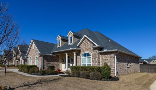 305 Montgomery St, Warner Robins, GA 31088-6792