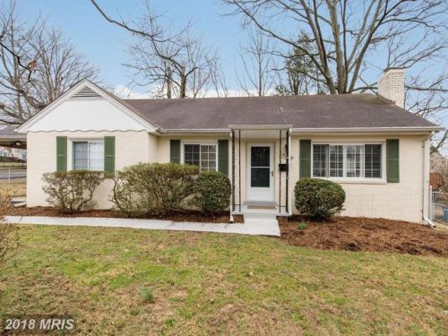 7109 Village Dr, Annandale, VA 22003-3135