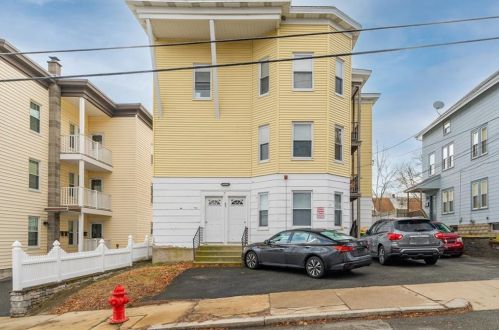 35 Rivulet St, Woonsocket, RI 02895-1123