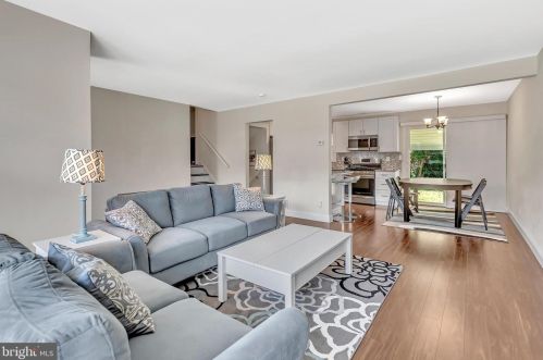 25 Amsterdam Rd, Trenton NJ 08620-1902 exterior