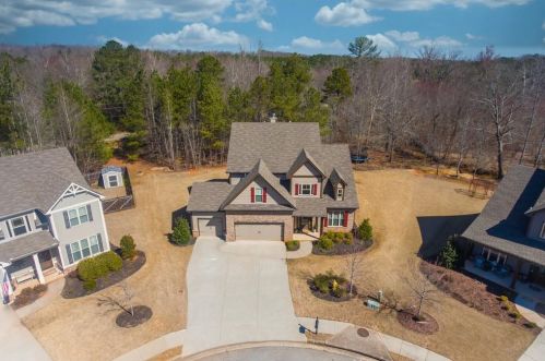 221 Merganser Dr, Jefferson, GA 30549-5425