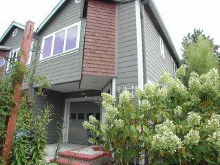 5210 Everett St, Portland OR  97213-3035 exterior