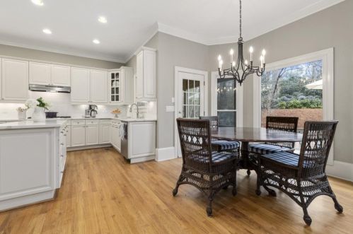 304 Frst Vly Ct, Atlanta GA  30342-2353 exterior
