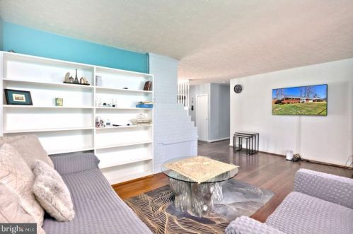 7207 Halifax Pl, Springfield, VA 22150-3719