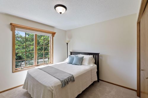 15787 Highview Dr, Saint Paul MN  55124-7011 exterior