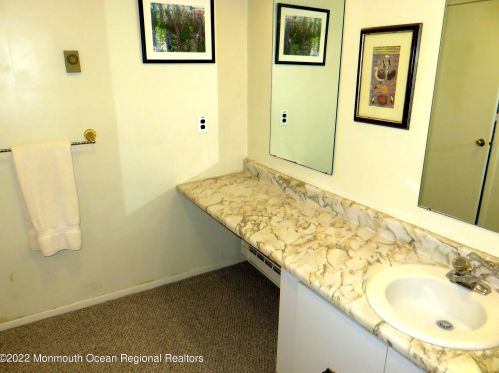 43 Lexington Ct, Tinton Falls NJ 07701-5471 exterior