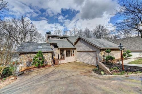 3453 Point View Cir, Gainesville, GA 30506-1468