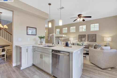 1329 Tapestry Ln, Concord, CA 94520-3965