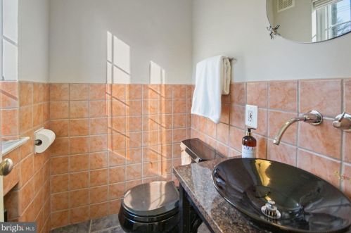 8119 Flower Ave, Silver Spring MD 20912-6646 exterior