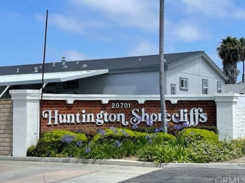 20701 Beach Blvd, Huntington Beach CA  92648-4908 exterior